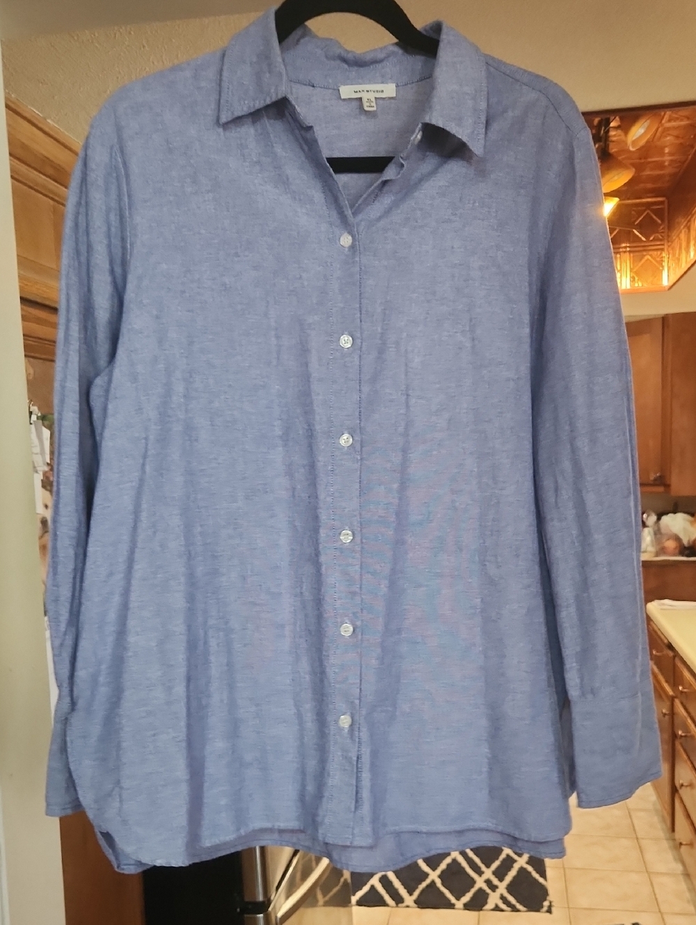 MAX STUDIO Soft Chambray Blue Button-Front Shirt